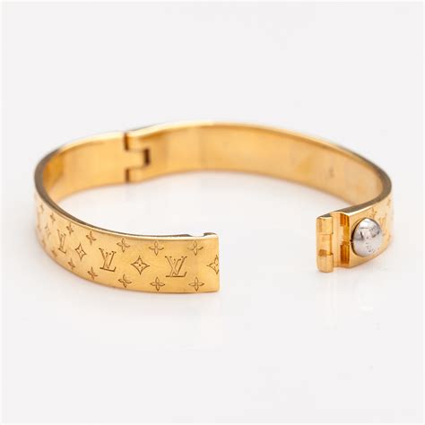 louis vuitton paris bracelet.